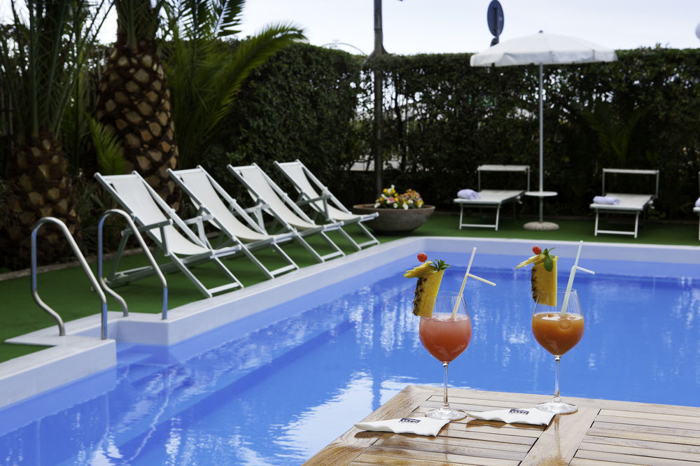 Grand Hotel ฟอร์เต เดย์ มาร์มี ภายนอก รูปภาพ