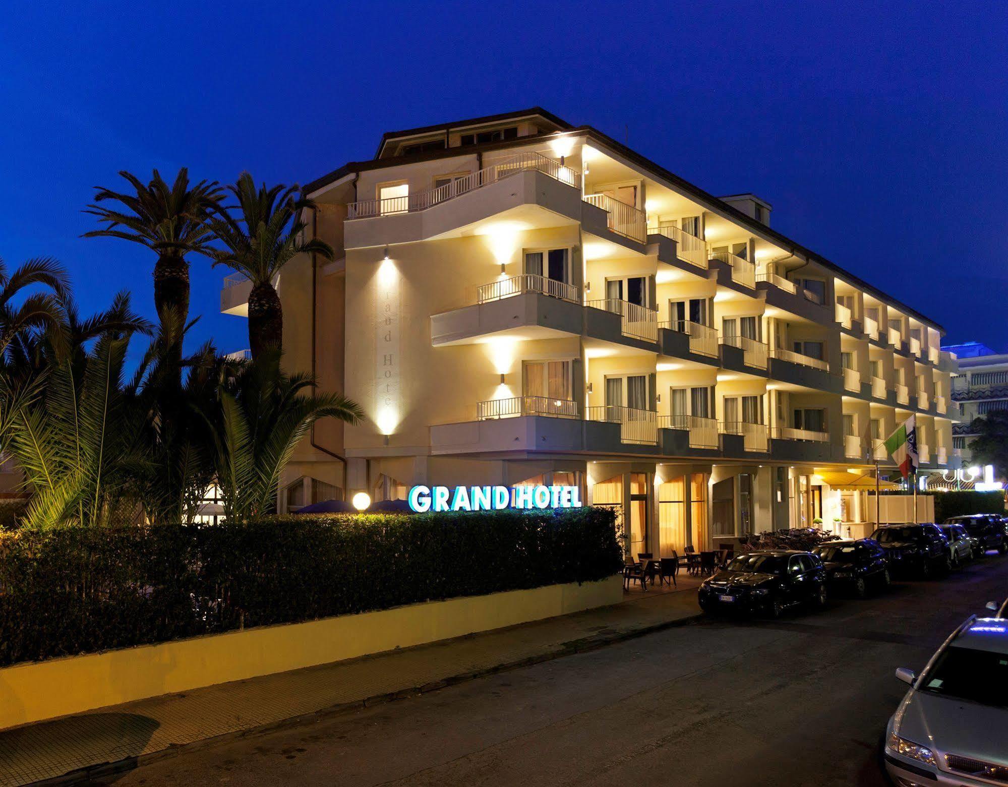 Grand Hotel ฟอร์เต เดย์ มาร์มี ภายนอก รูปภาพ