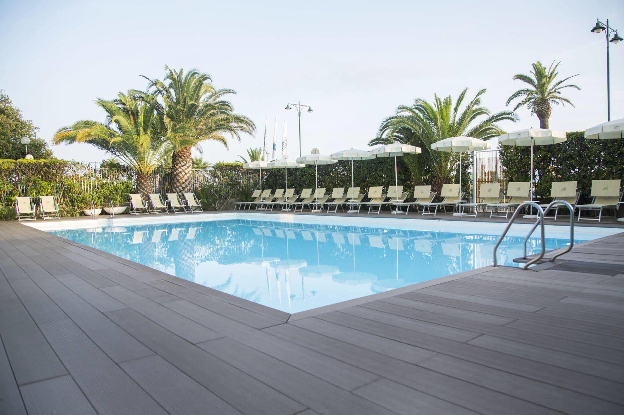Grand Hotel ฟอร์เต เดย์ มาร์มี ภายนอก รูปภาพ